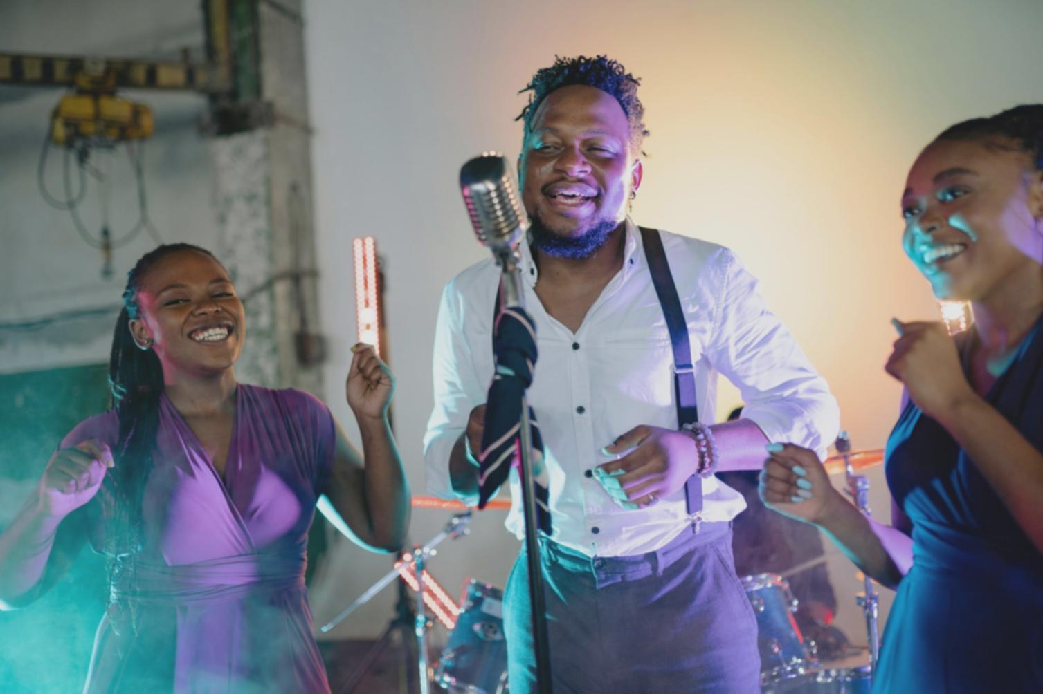 Процесс совместной работы в музыкальной студии